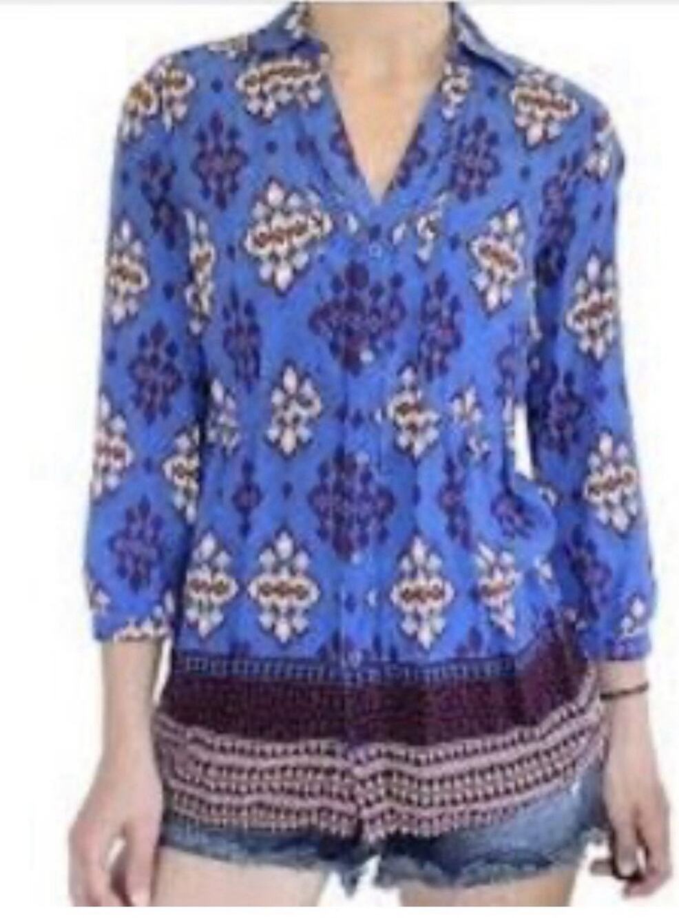 Mave Women’s Blue Geometric V-Neck 3/4 Sleeve Button Front Blouse